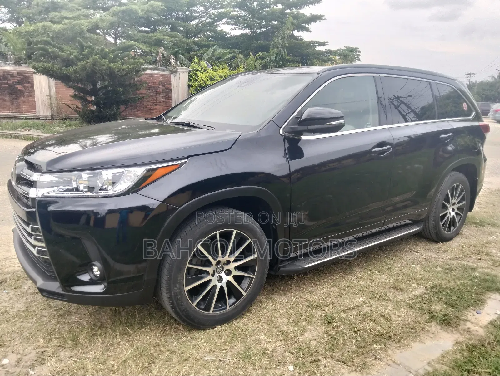 Toyota Highlander SE 4x2 V6 (3.5L 6cyl 8A) 2018 Black