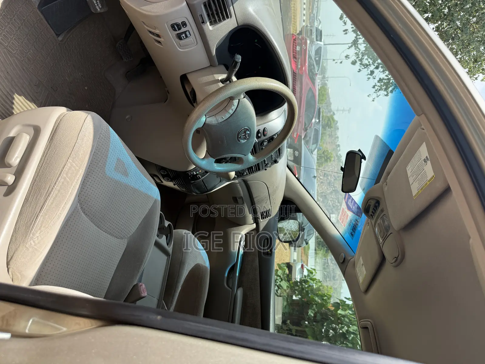 Toyota Sienna 2009 Gold