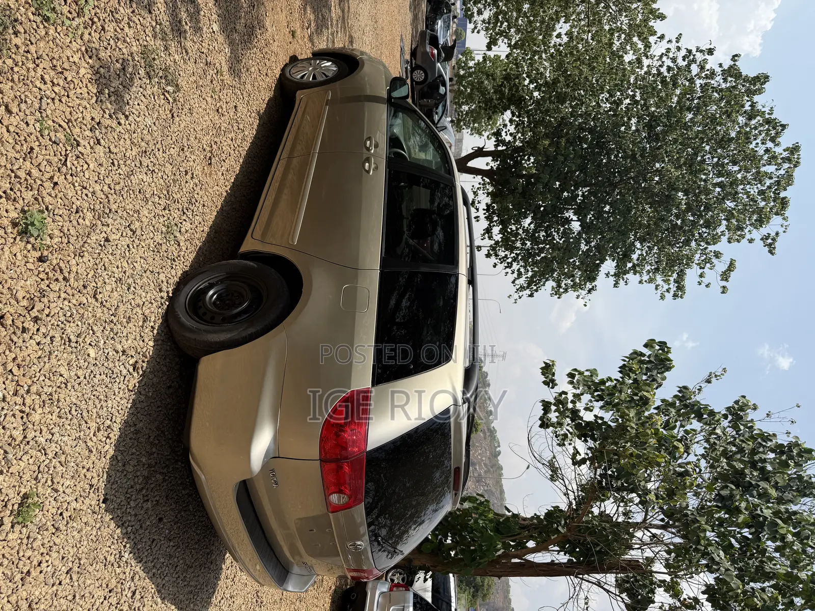 Toyota Sienna 2009 Gold