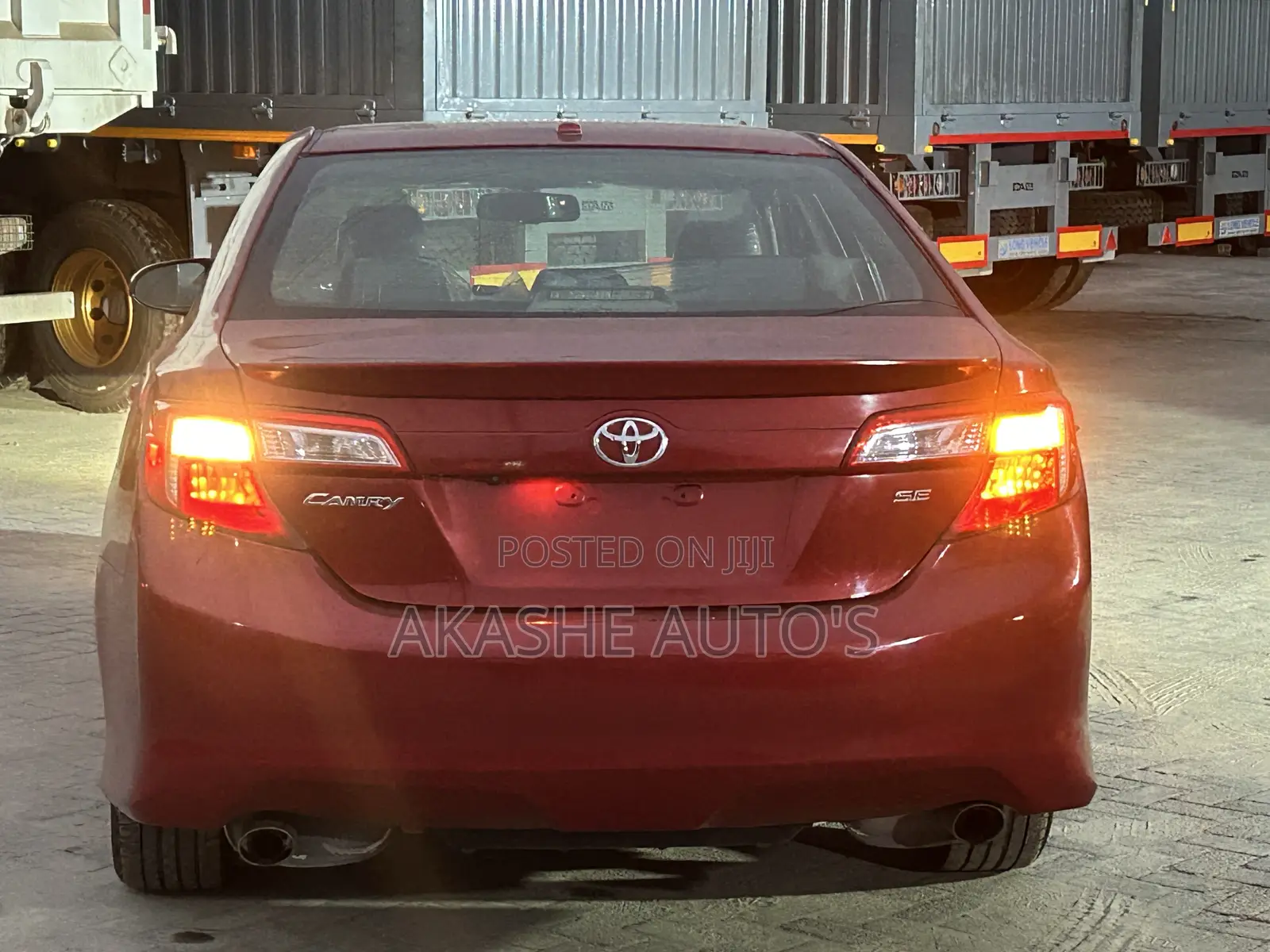 Toyota Camry SE Sport 4dr Sedan w/Prod. End 11/13 (2.5L 4cyl 6A) 2014