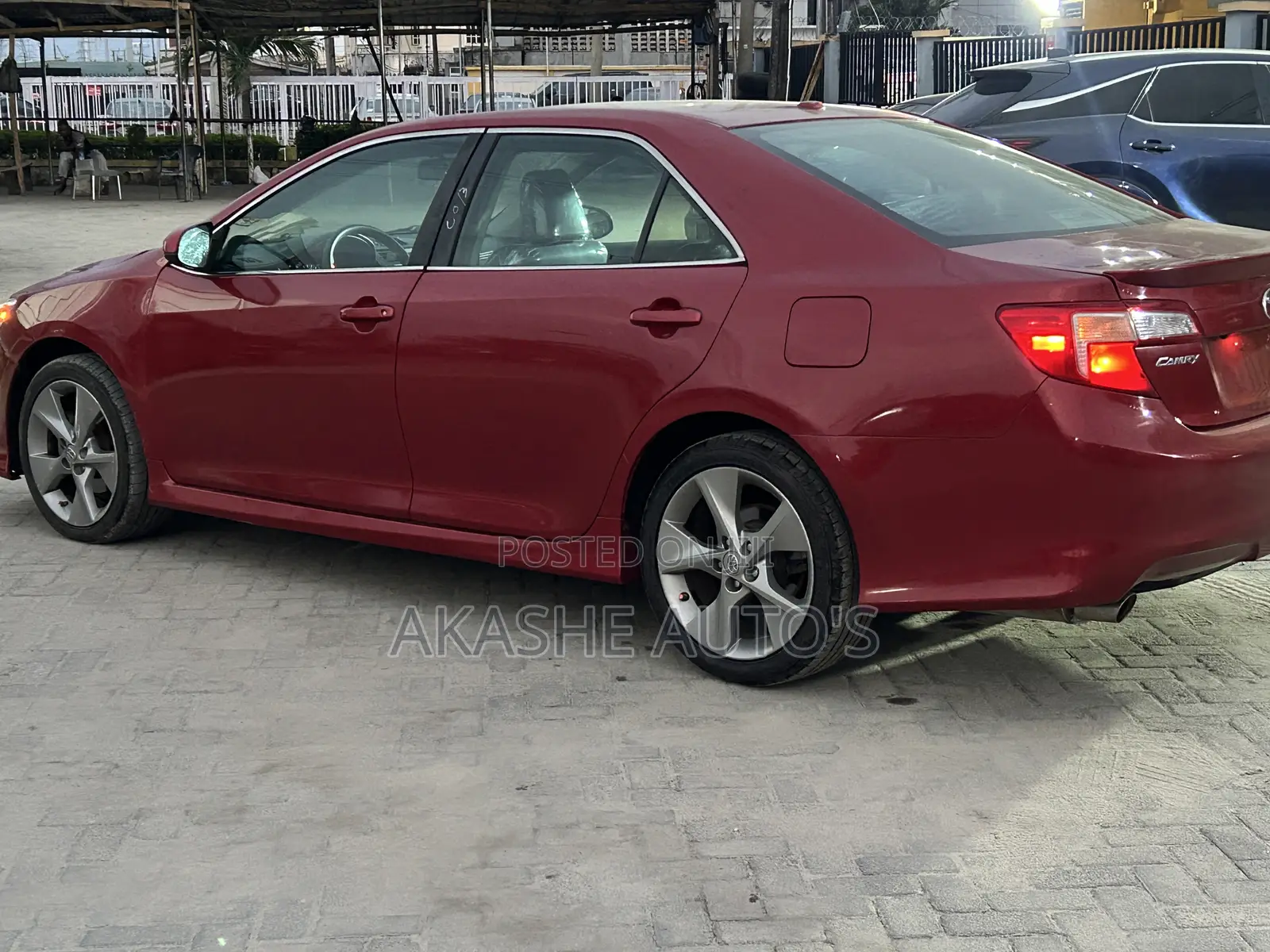 Toyota Camry SE Sport 4dr Sedan w/Prod. End 11/13 (2.5L 4cyl 6A) 2014