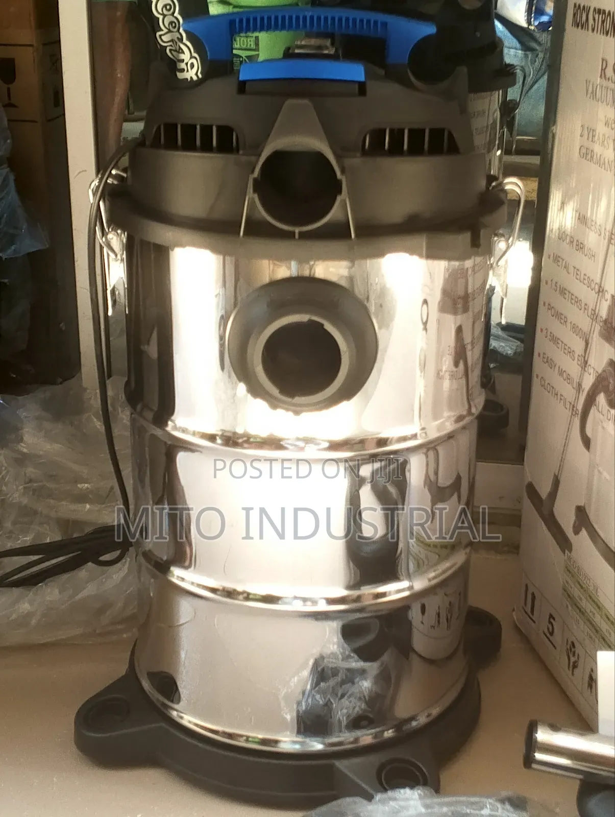 R.S. Magic 3-in-1 Wet Dry Industrial Vacuum Cleaner.