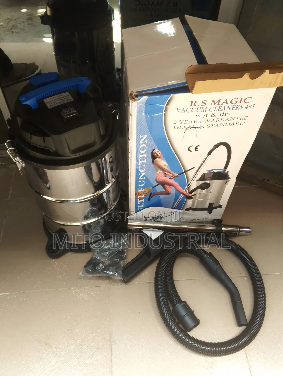 R.S. Magic 3-in-1 Wet Dry Industrial Vacuum Cleaner.