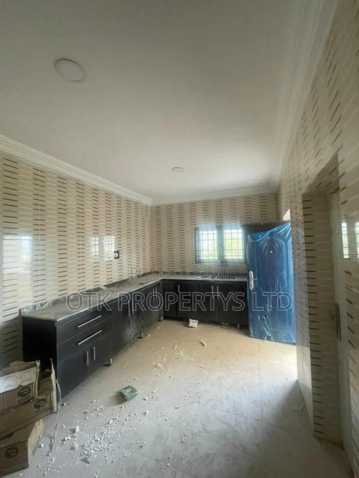 2bdrm Block of Flats in Kagini By Custom for rent