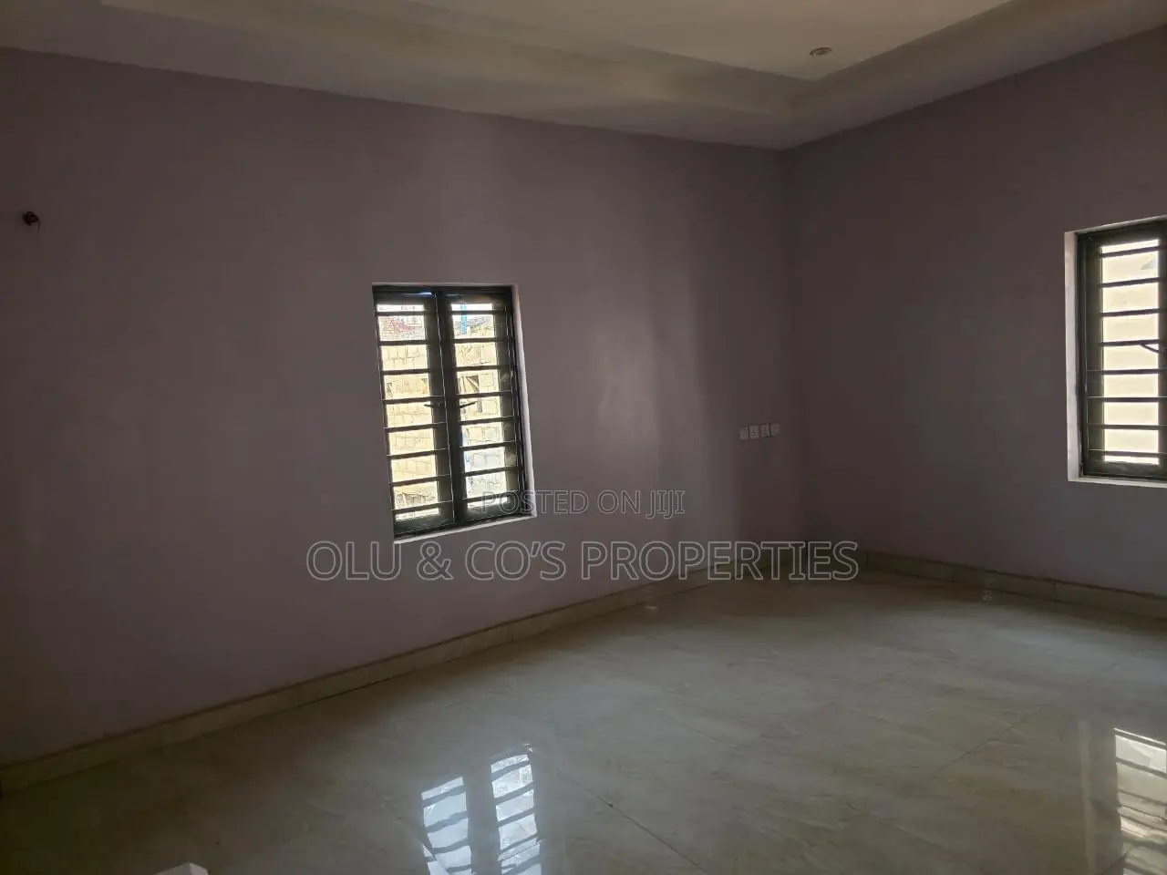 3bdrm Block of Flats in An Estate Behind, Lugbe District for rent