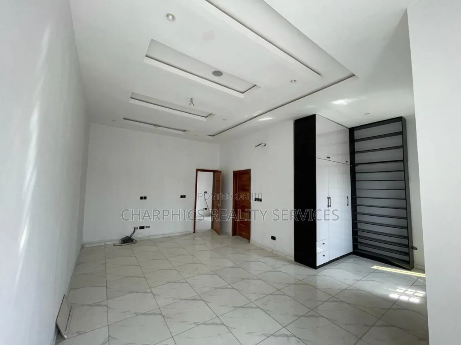 4bdrm Duplex in Agungi for sale