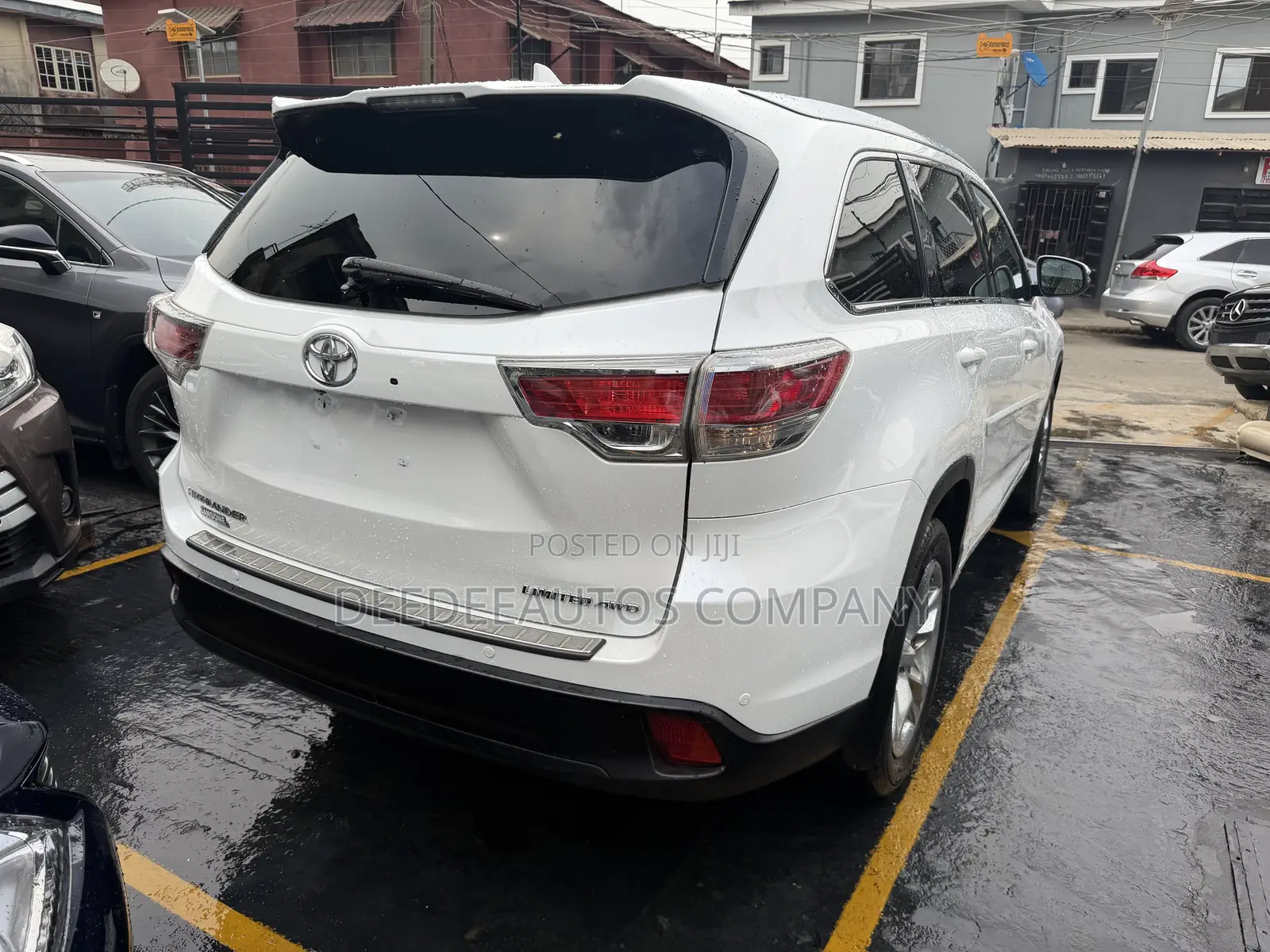 Toyota Highlander Limited Platinum 4dr SUV AWD (3.5L 6cyl 6A) 2014