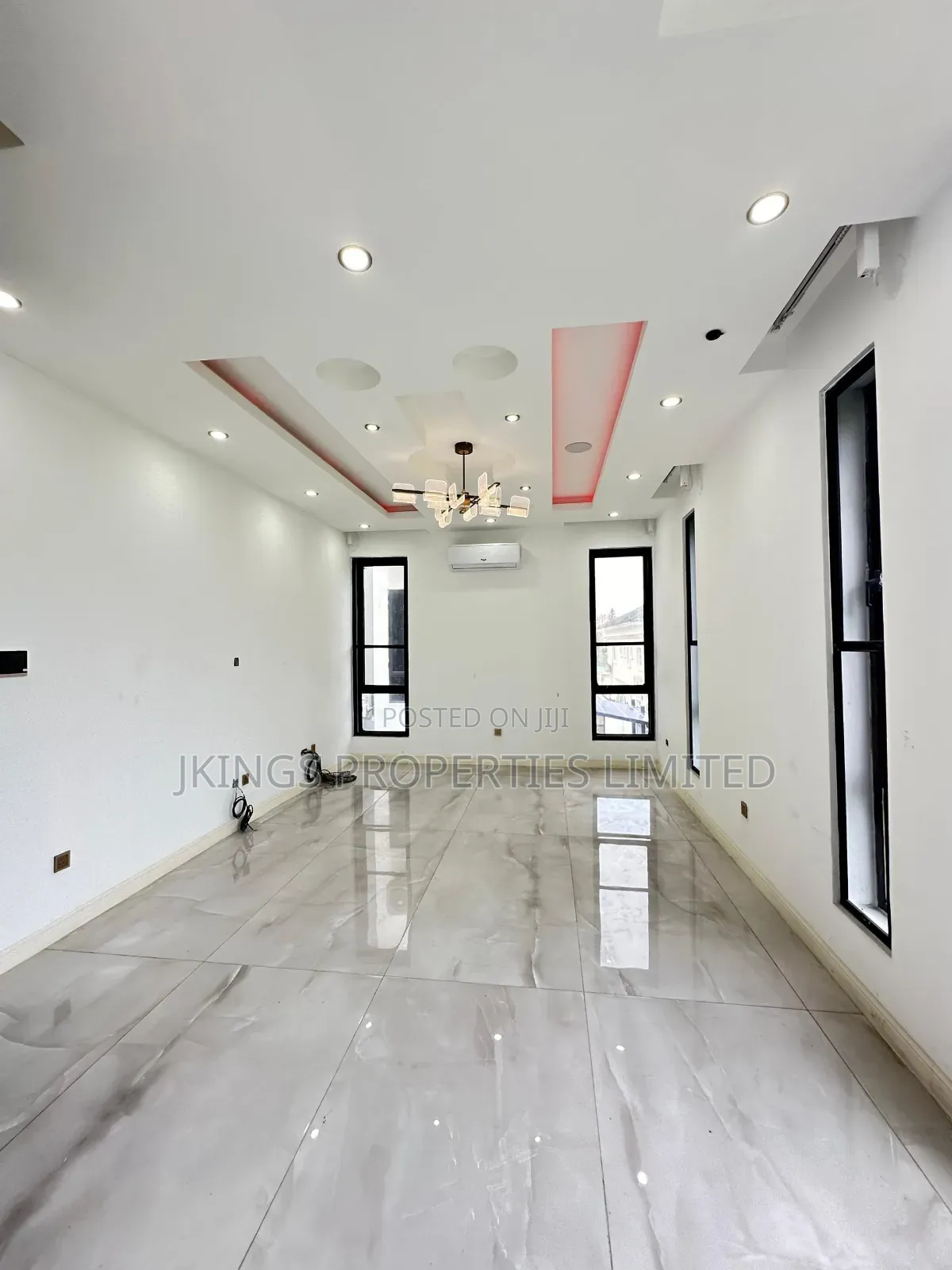 4bdrm Duplex in Medina Estate for sale