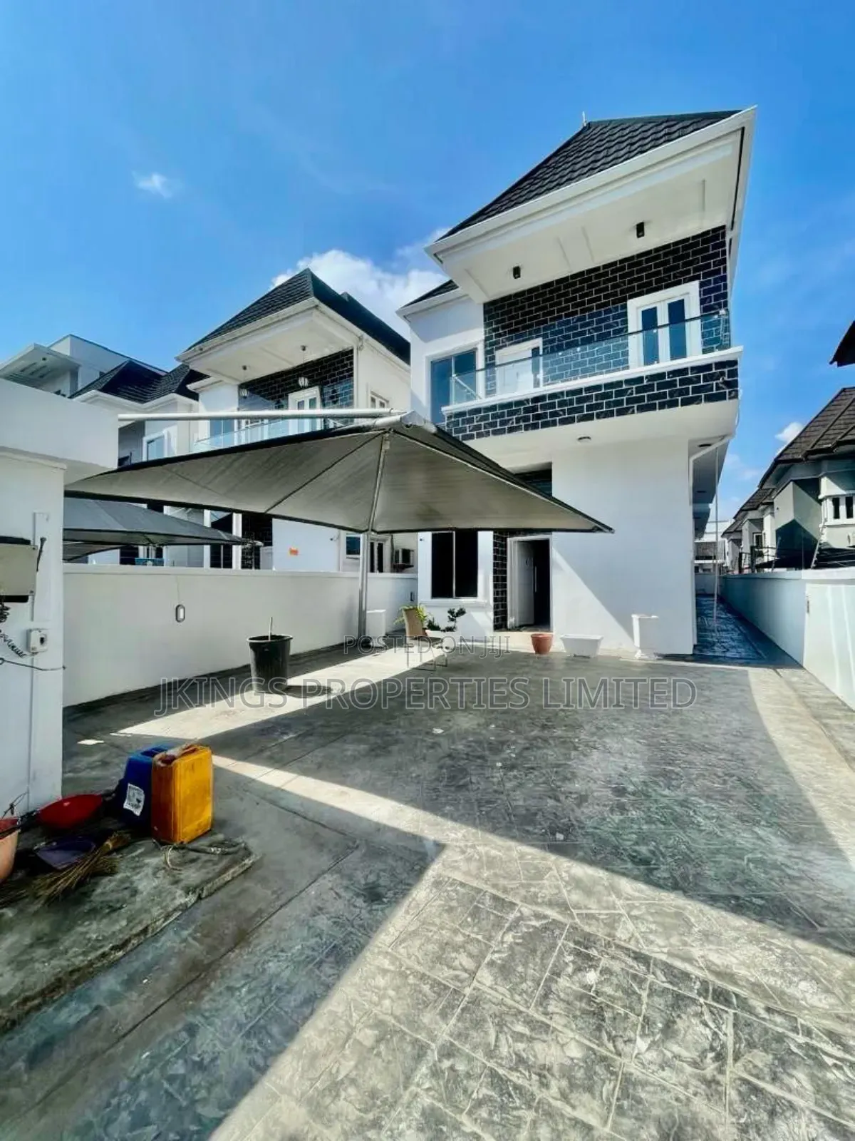 5bdrm Duplex in Ikate, Lekki for sale