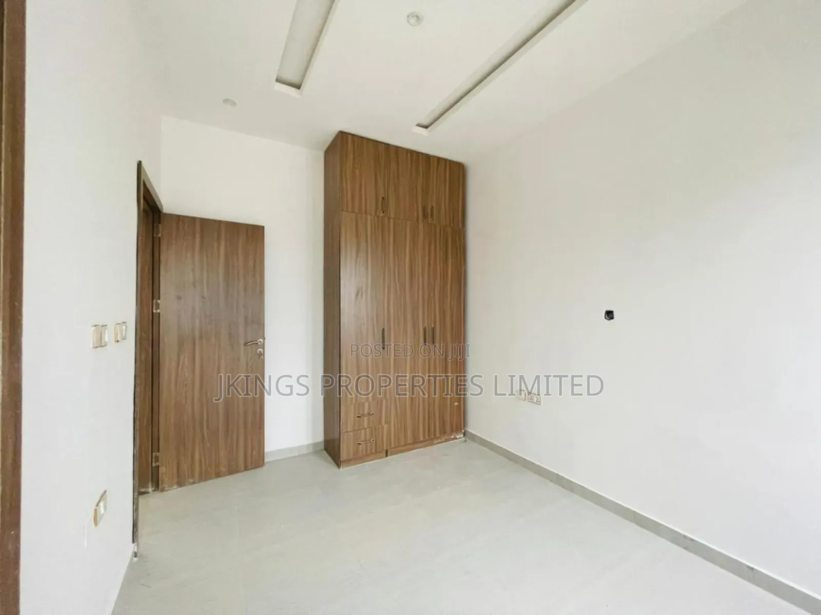 5bdrm Duplex in Akora Estate, Adeniyi Jones for sale