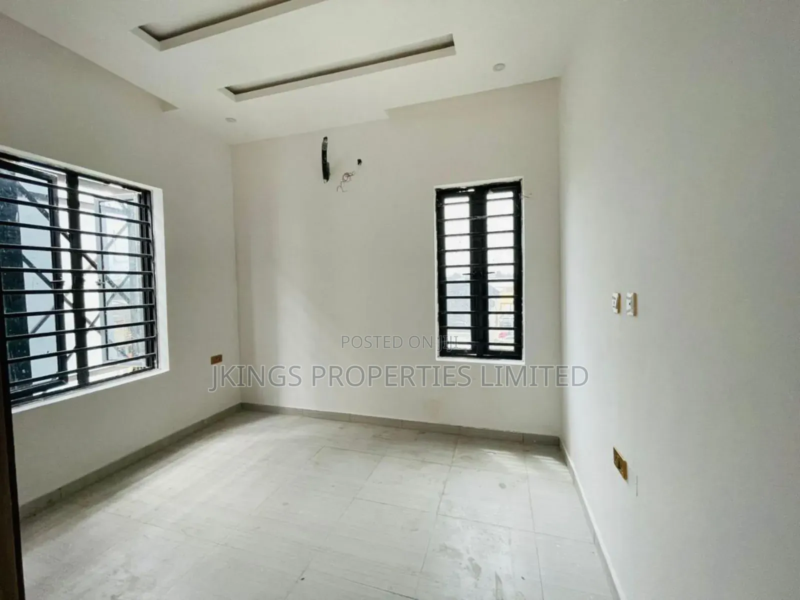 5bdrm Duplex in Akora Estate, Adeniyi Jones for sale