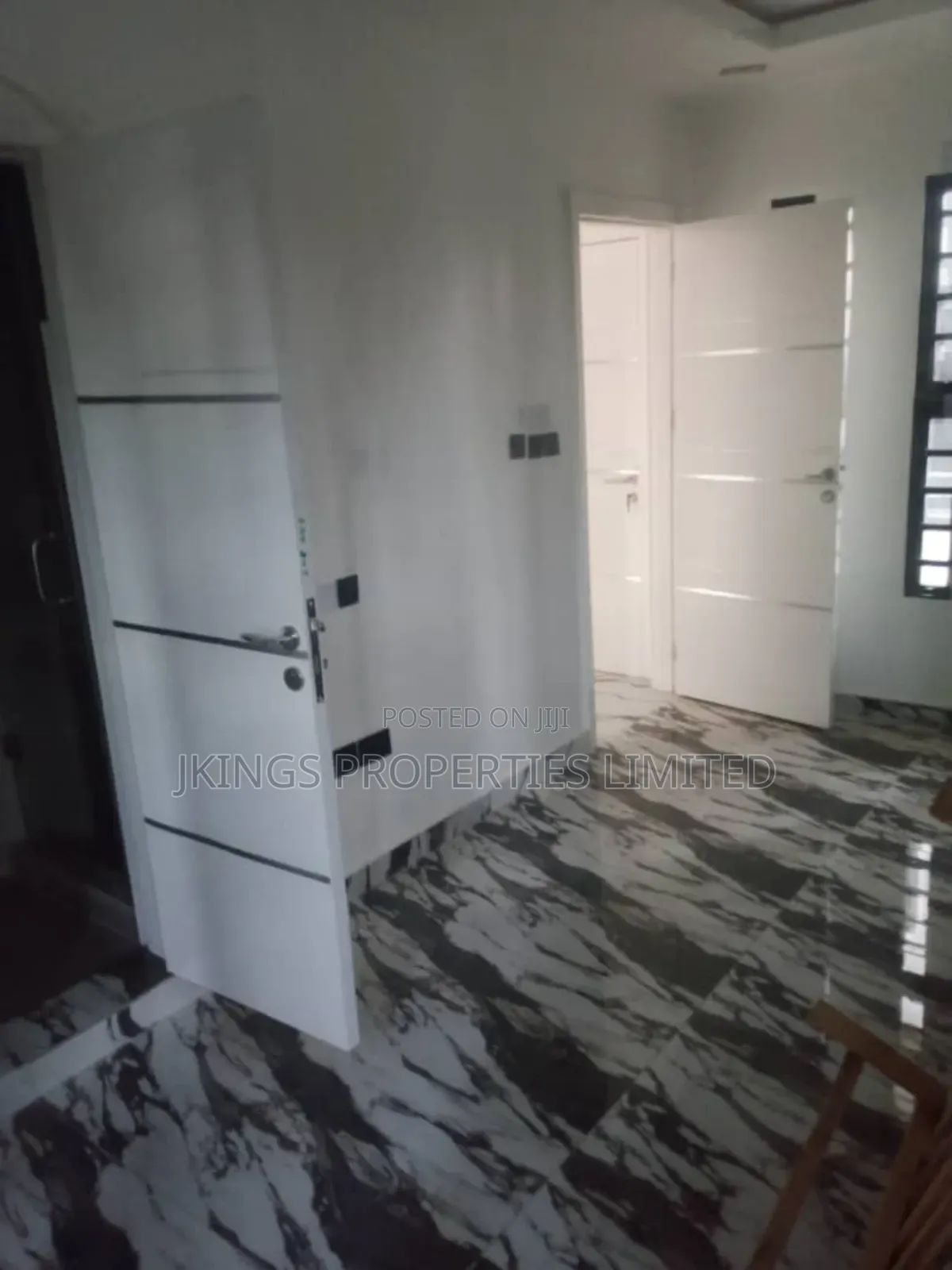 5bdrm Duplex in Magodo Phase 1 for sale