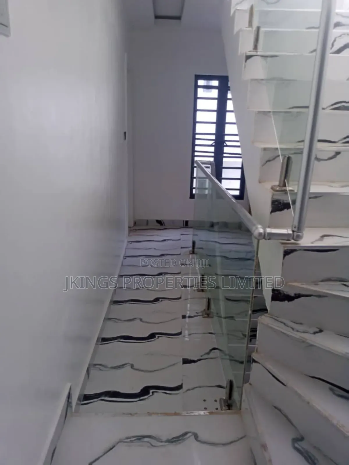 5bdrm Duplex in Magodo Phase 1 for sale