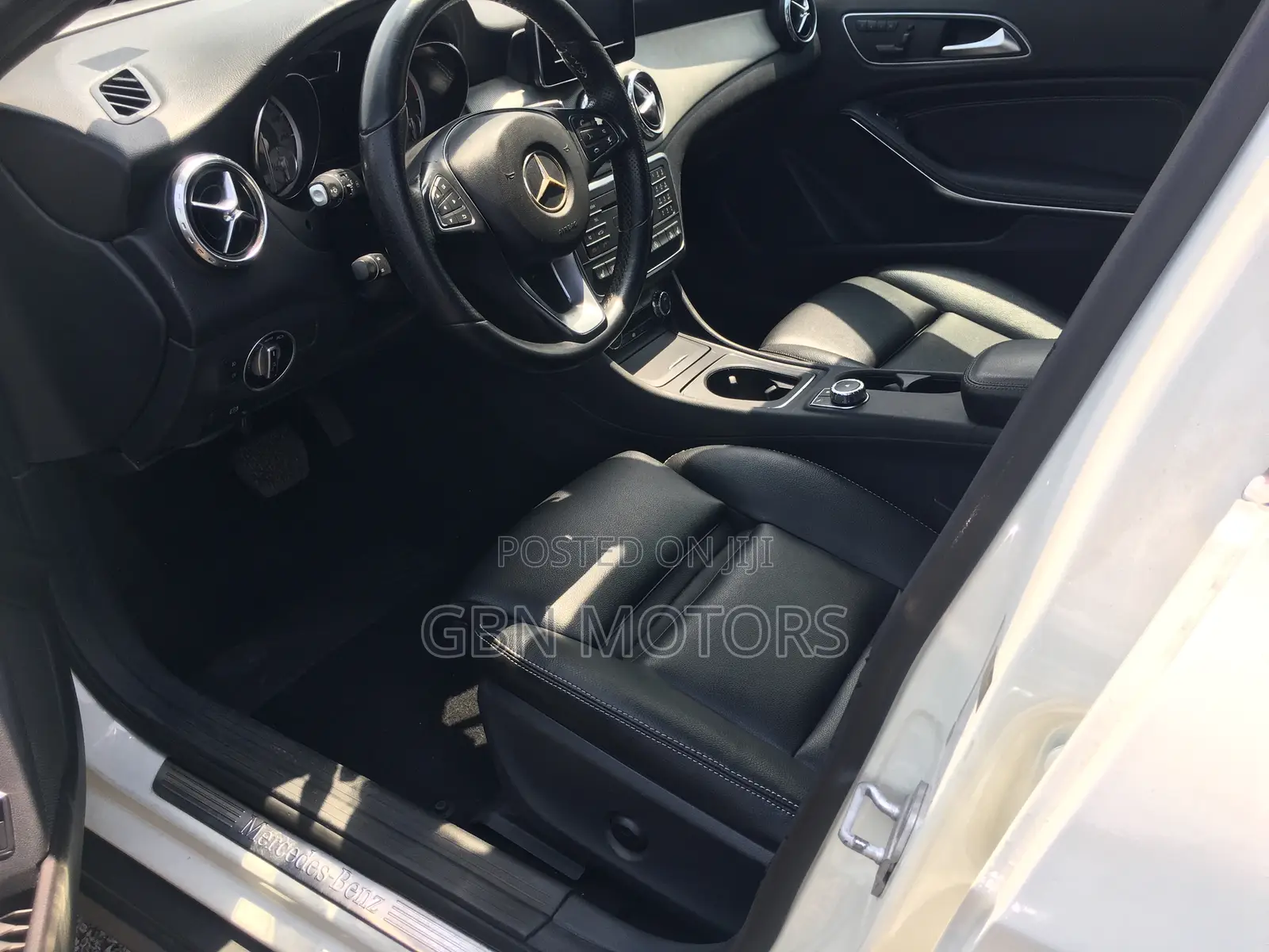 Mercedes-Benz GLA 250 2016 White