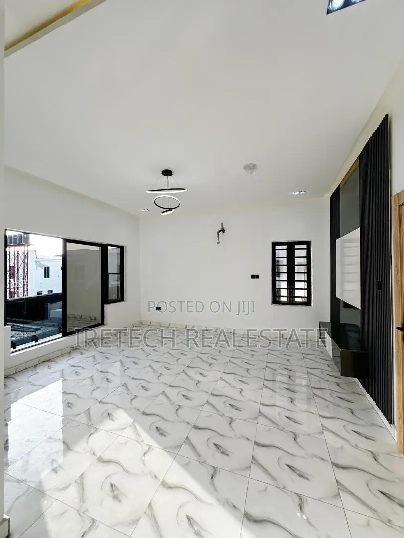 3bdrm Townhouse/Terrace in Ikota Gra for sale