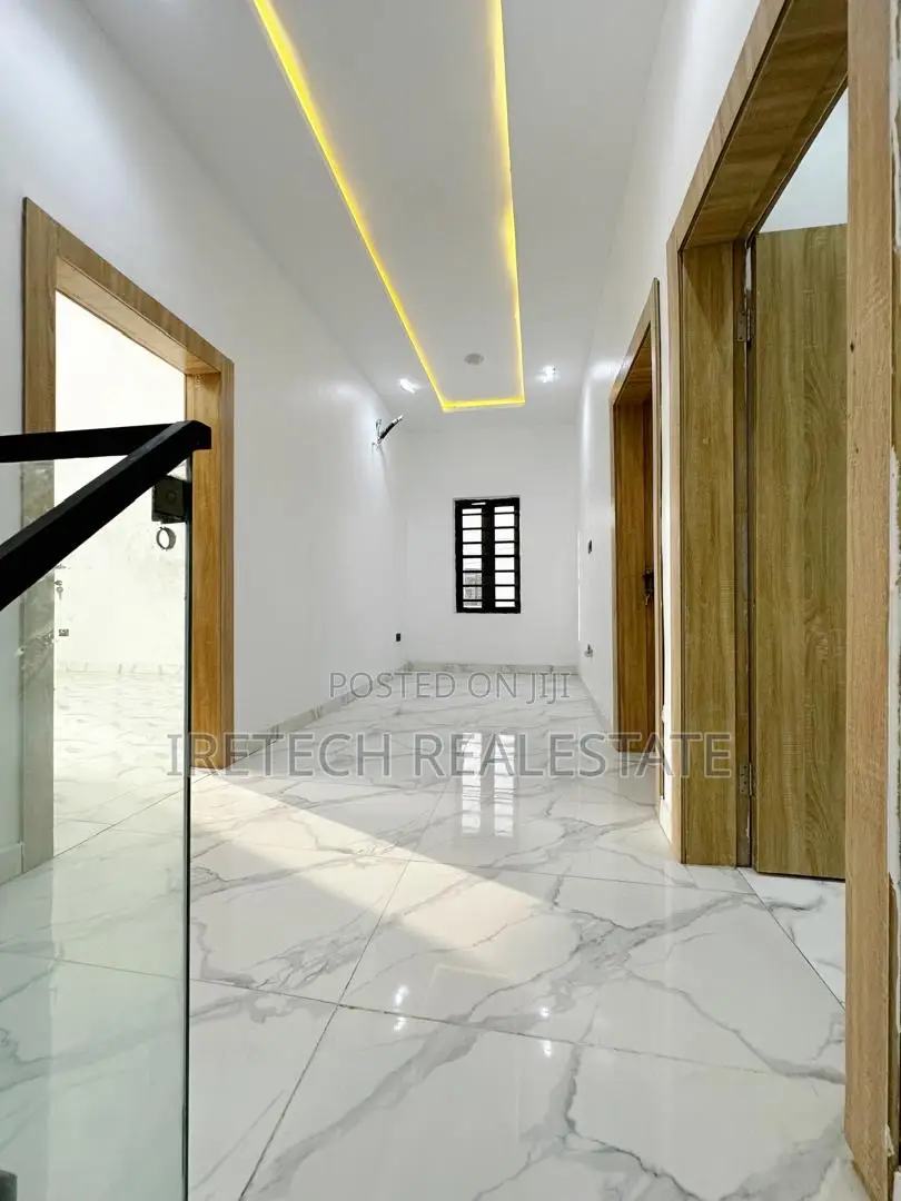 3bdrm Townhouse/Terrace in Ikota Gra for sale