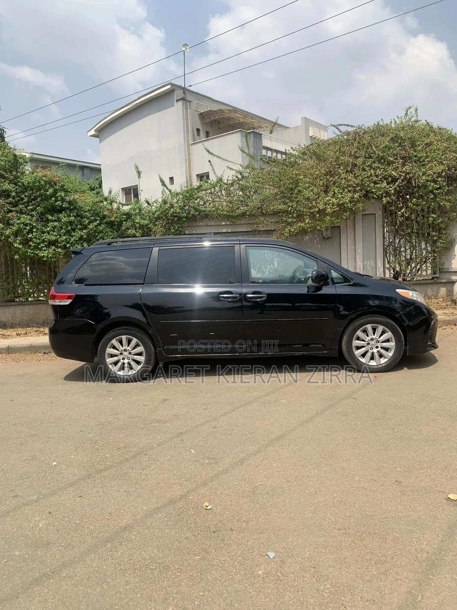 Toyota Sienna 2011 Black