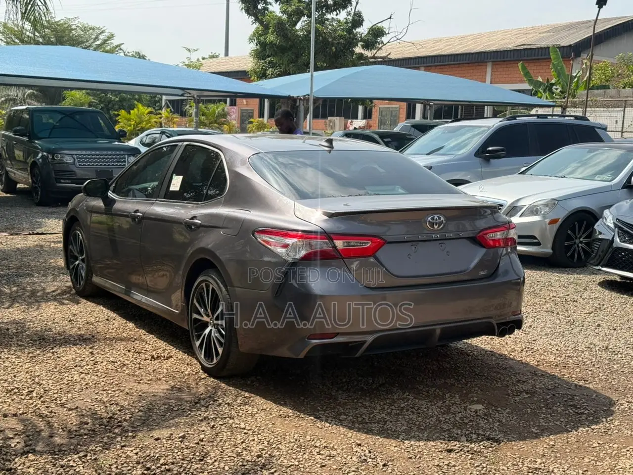 Toyota Camry SE FWD 2020 Gray