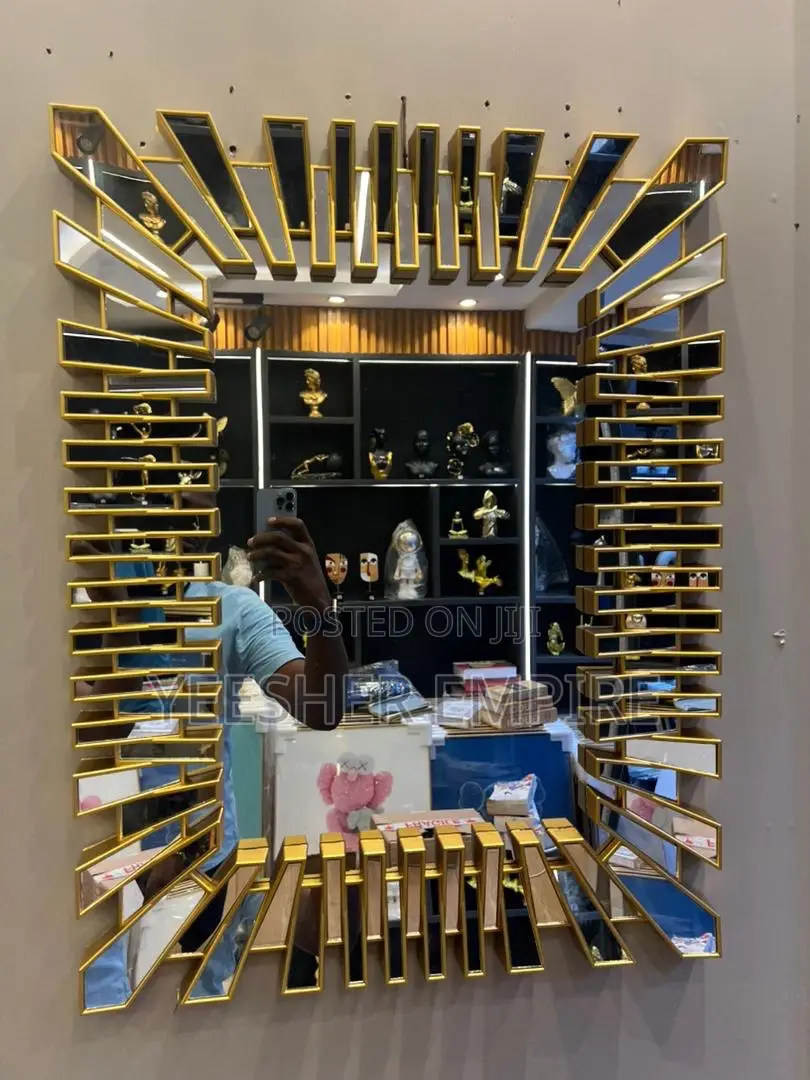 Elegant Three-dimensional Wall Mirror