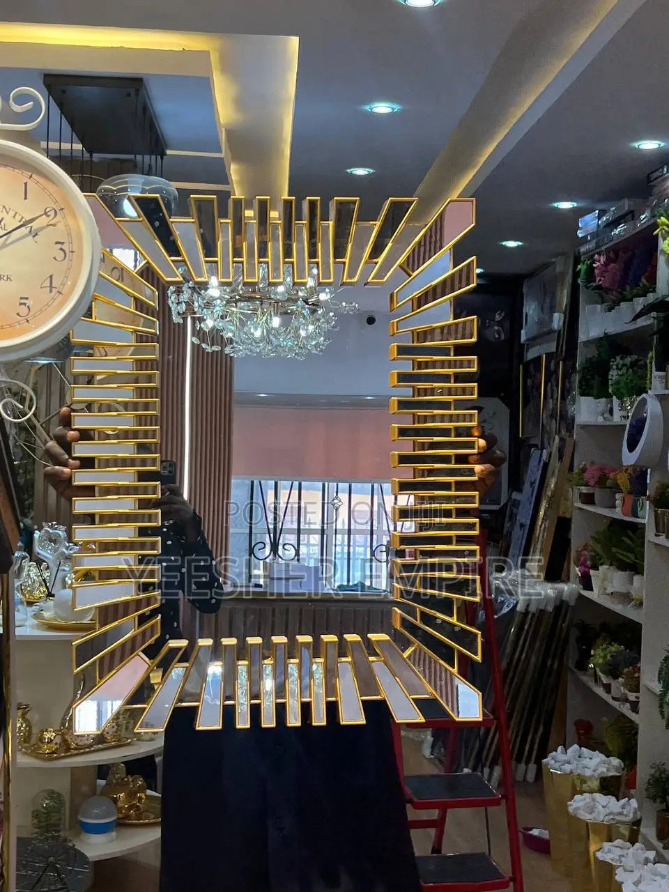 Elegant Three-dimensional Wall Mirror