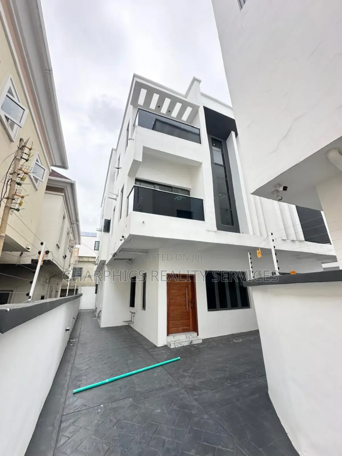 5 Bedroom Duplex With a Gym Room and a Study Room +Bq. Ologolo,