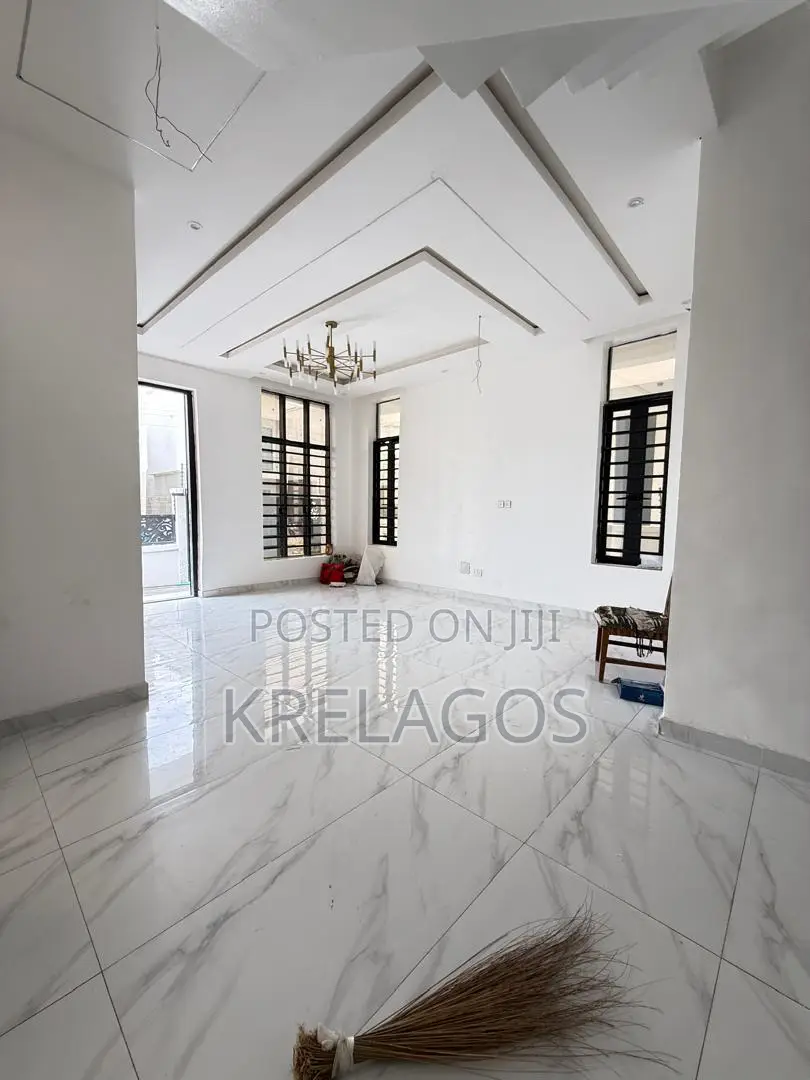 4bdrm Duplex in Sangotedo for sale