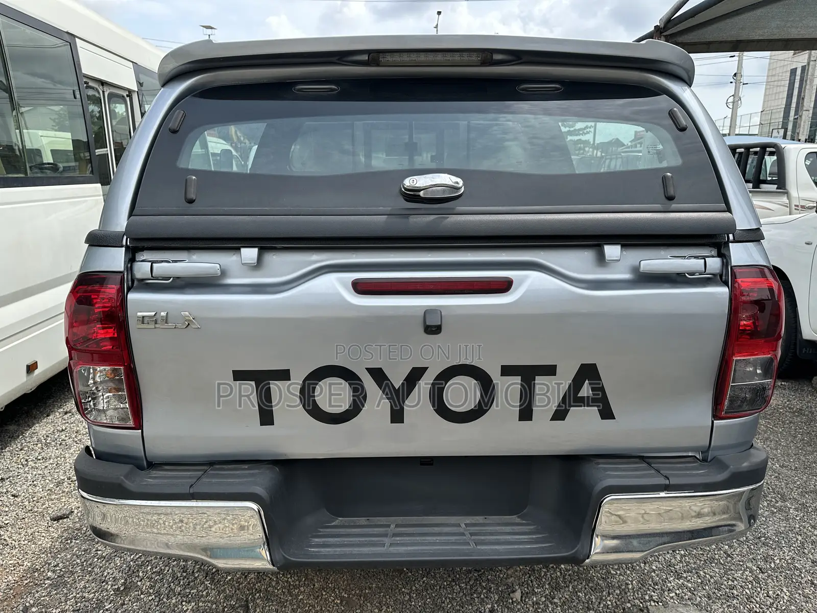 Toyota Hilux SR5 4x4 2017 Gray