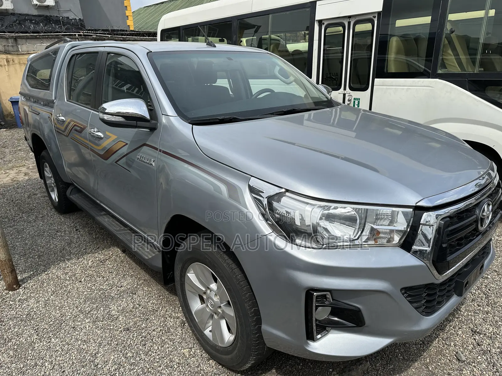 Toyota Hilux SR5 4x4 2017 Gray