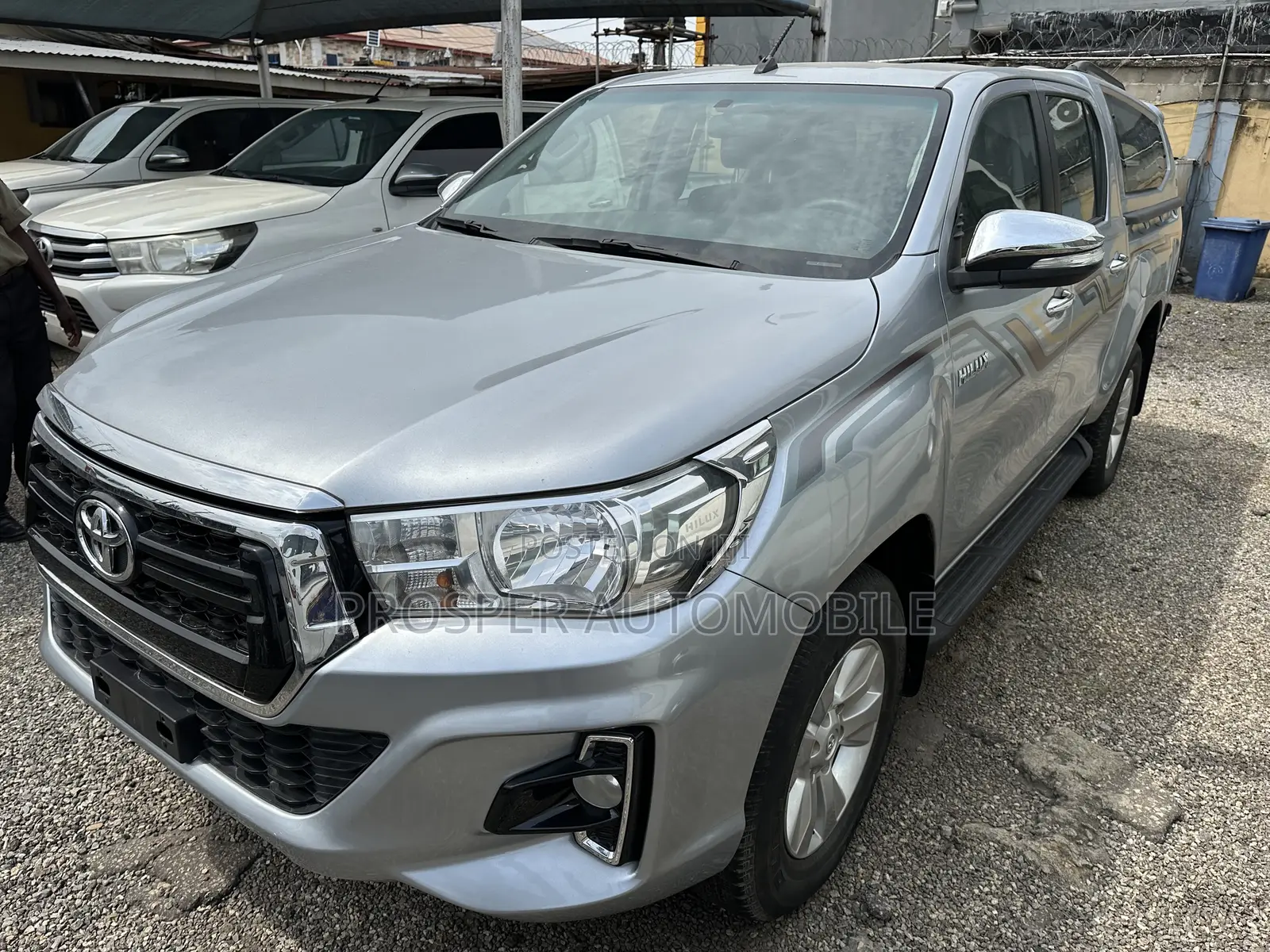 Toyota Hilux SR5 4x4 2017 Gray