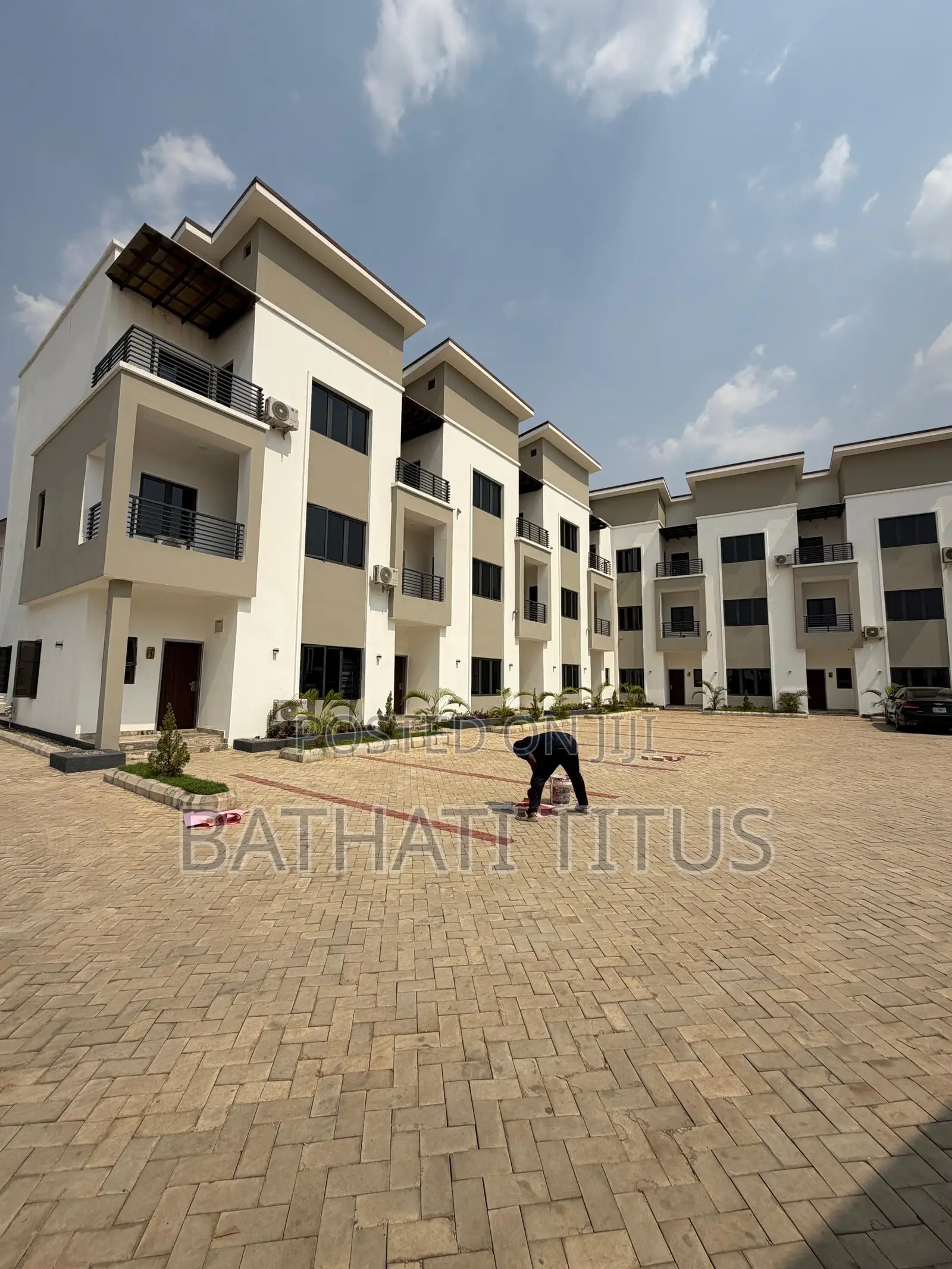 4bdrm Duplex in Jahi for sale