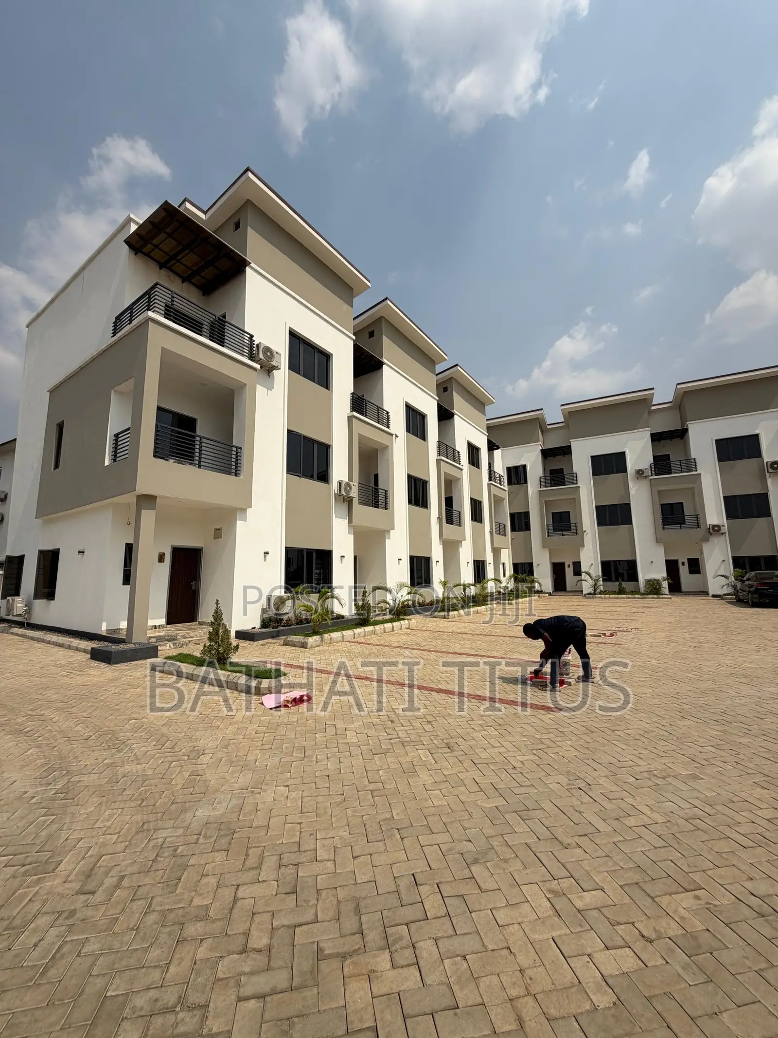 4bdrm Duplex in Jahi for sale