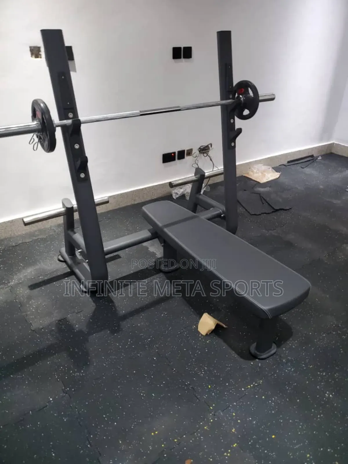 Commercial Weight Bench
