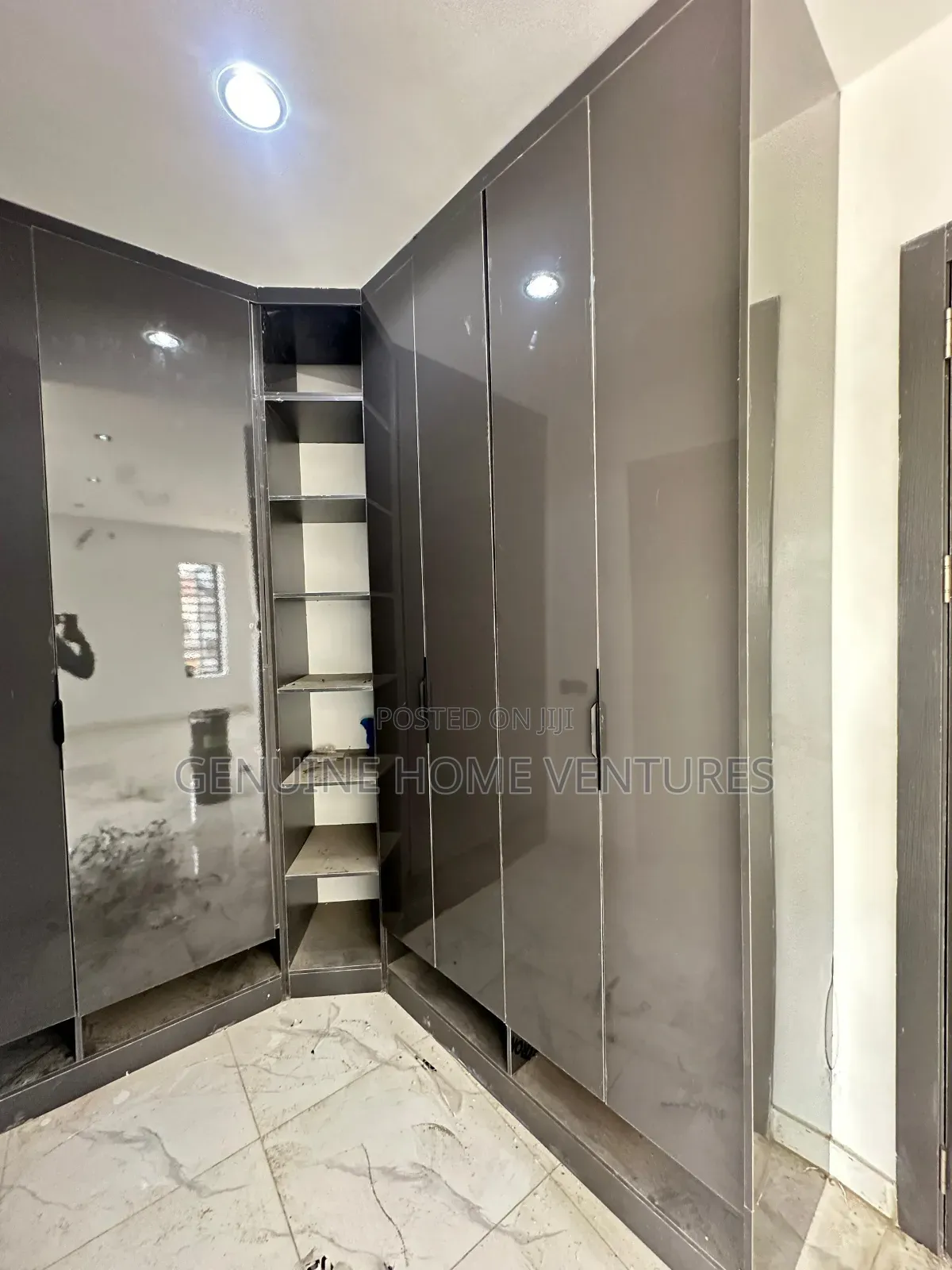5bdrm Duplex in Lekki County, Ikota for sale