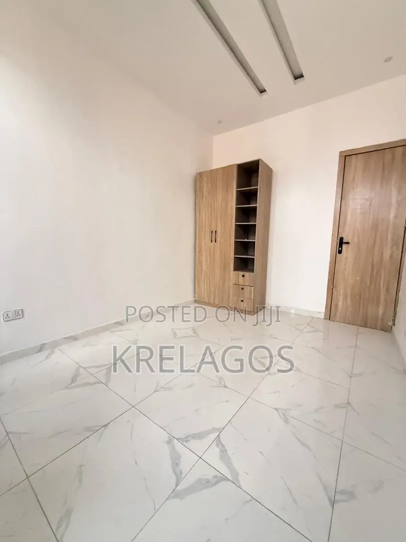 4bdrm Duplex in Sangotedo for sale