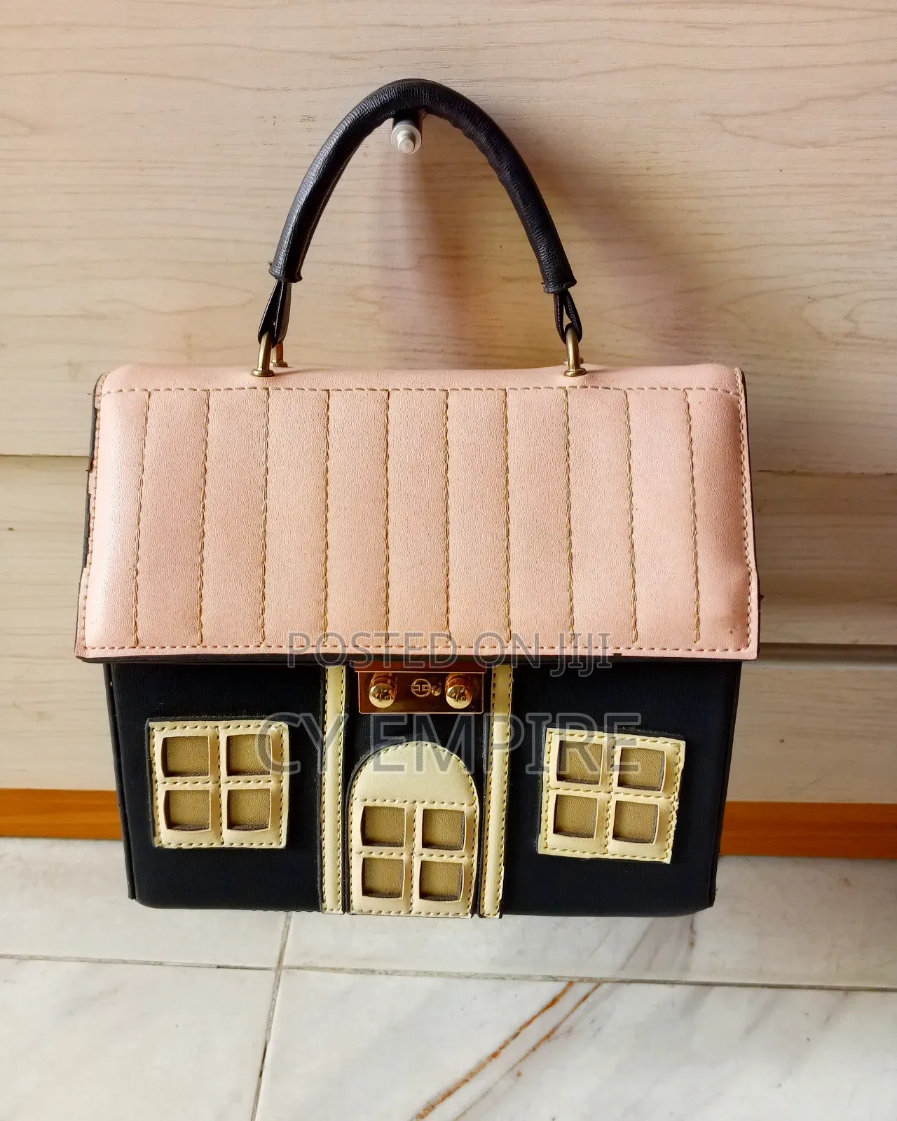 The Hearthstone Handbag