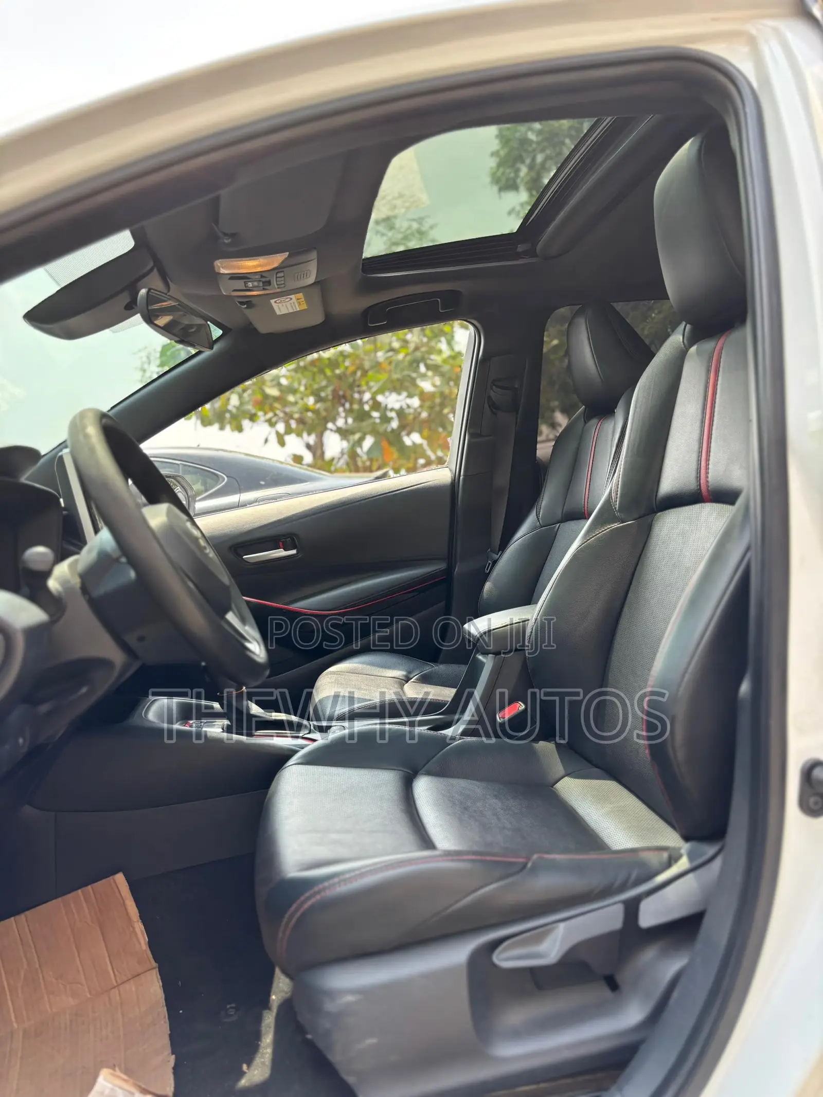 Toyota Corolla XLE 2022 White