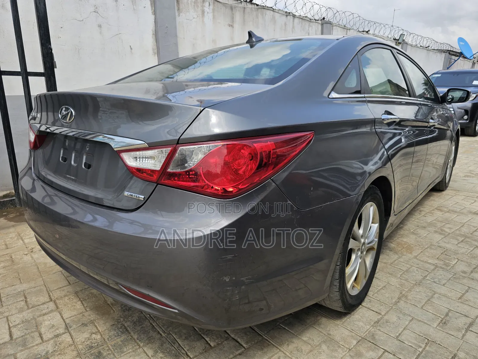 Hyundai Sonata Limited 2.0T Sedan (2.0L 4cyl 6A) 2013 Gray
