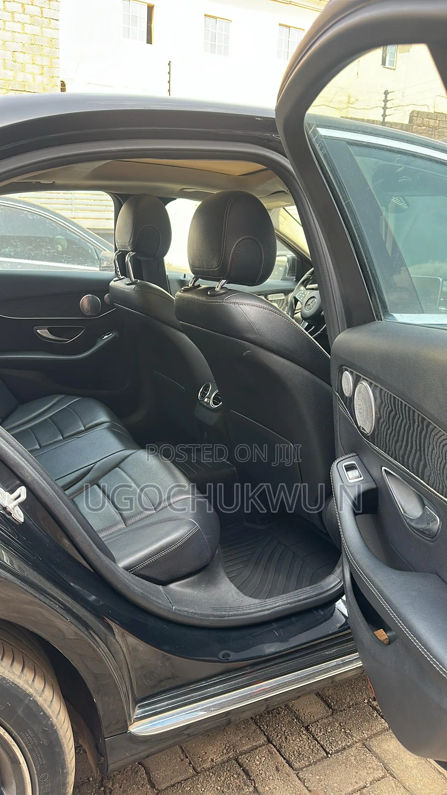 Mercedes-Benz C300 Luxury 4dr AWD 4Matic Sedan (2.0L 4cyl 7A) 2015