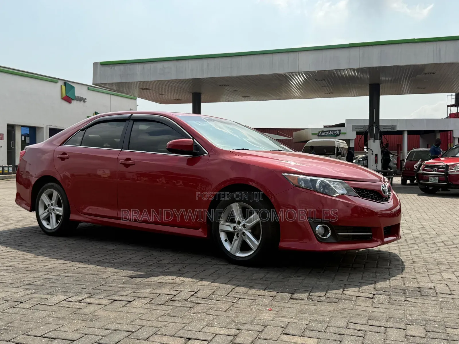 Toyota Camry SE 4dr Sedan (2.5L 4cyl 6A) 2013 Red