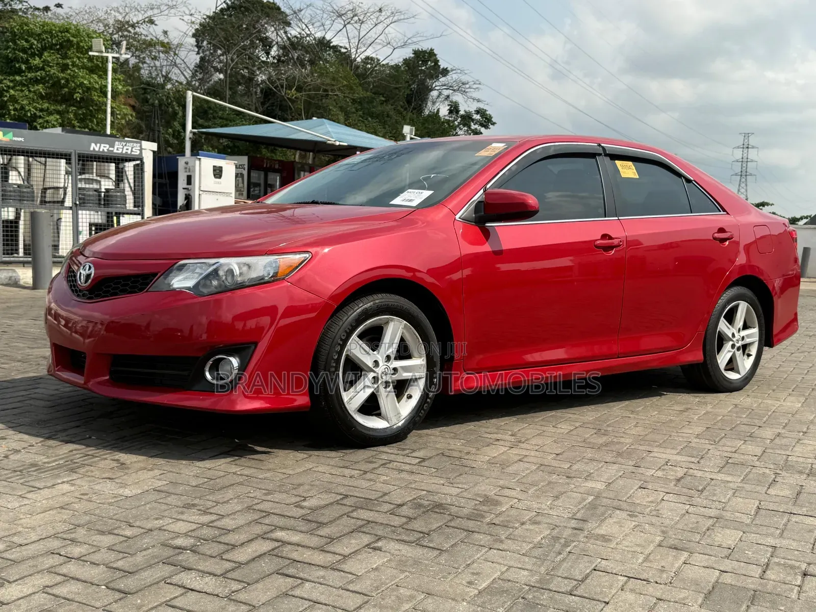 Toyota Camry SE 4dr Sedan (2.5L 4cyl 6A) 2013 Red