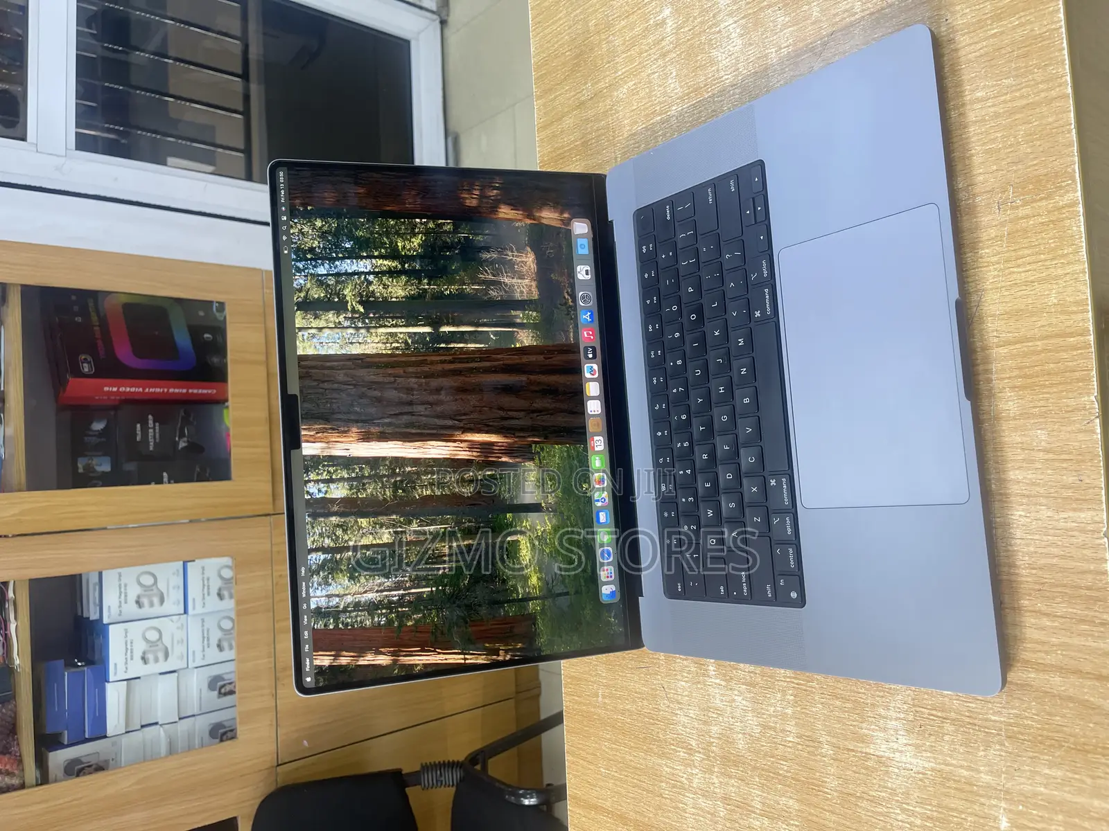 Laptop Apple MacBook Pro 2021 M1 16GB Apple M1 Pro SSD 512GB