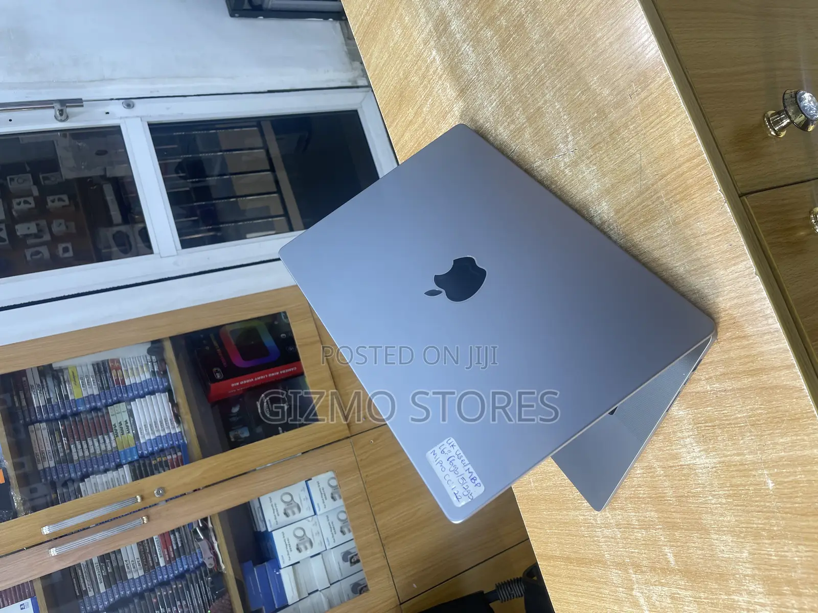 Laptop Apple MacBook Pro 2021 M1 16GB Apple M1 Pro SSD 512GB