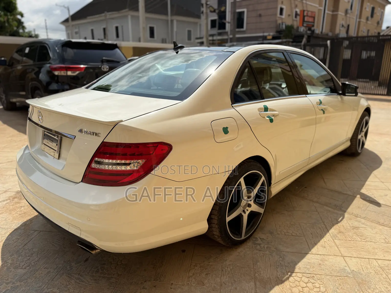 Mercedes-Benz C350 C350 BlueEFFICIENCY 4MATIC AWD 2009 White
