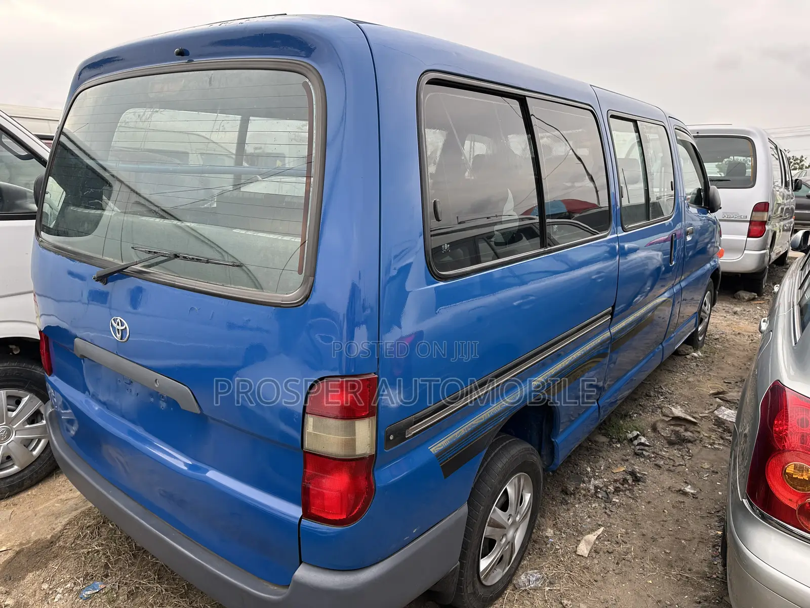 Toyota HiAce 2006 Blue