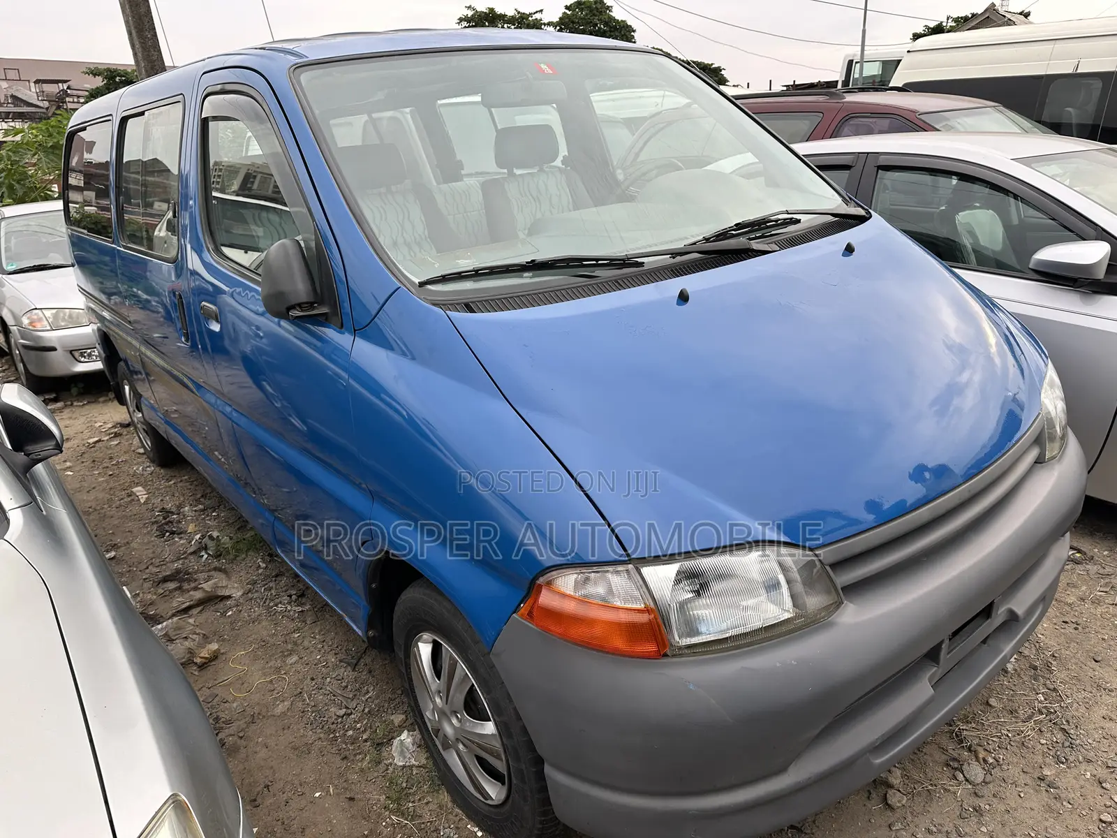 Toyota HiAce 2006 Blue