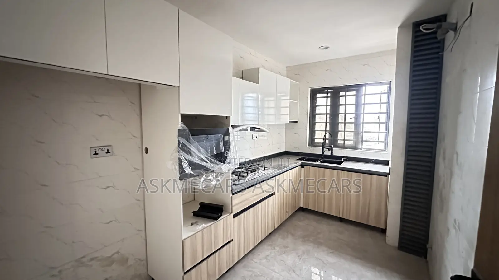 3bdrm Room & Parlour in Gra, Ajah for rent