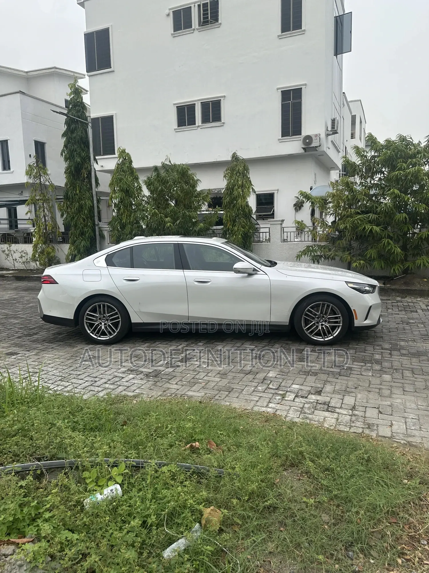 BMW 540i 2025 White