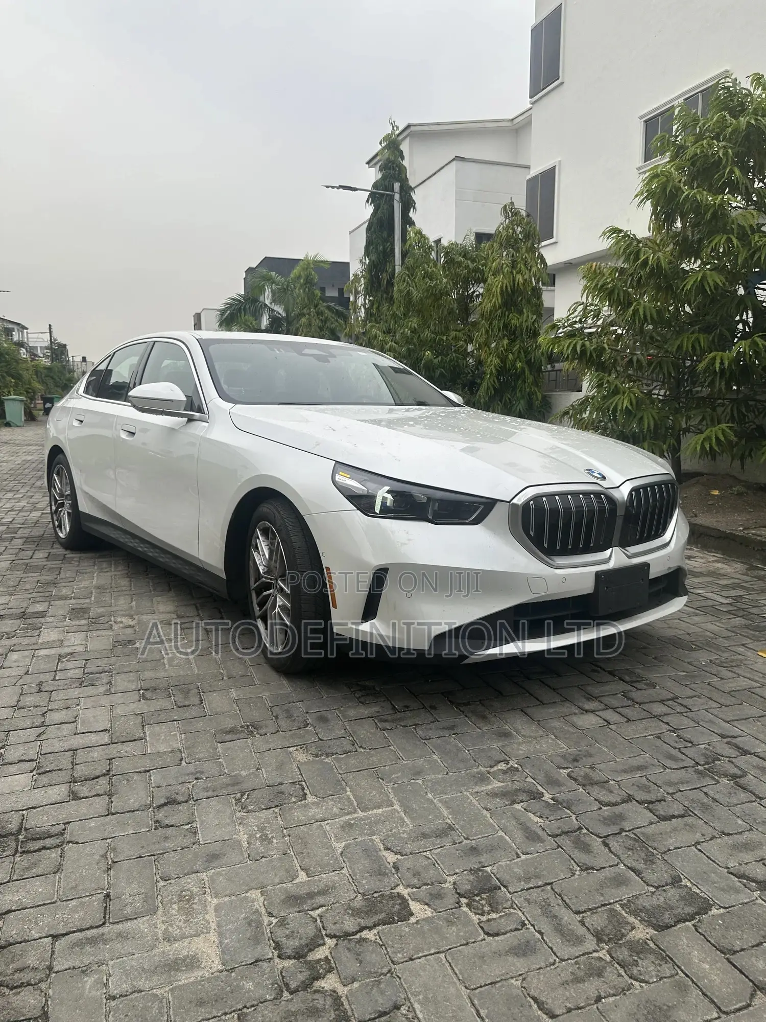 BMW 540i 2025 White