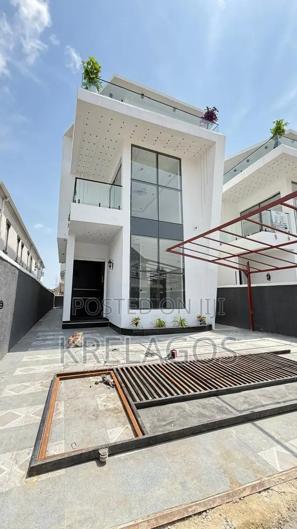5bdrm Duplex in Sangotedo for sale