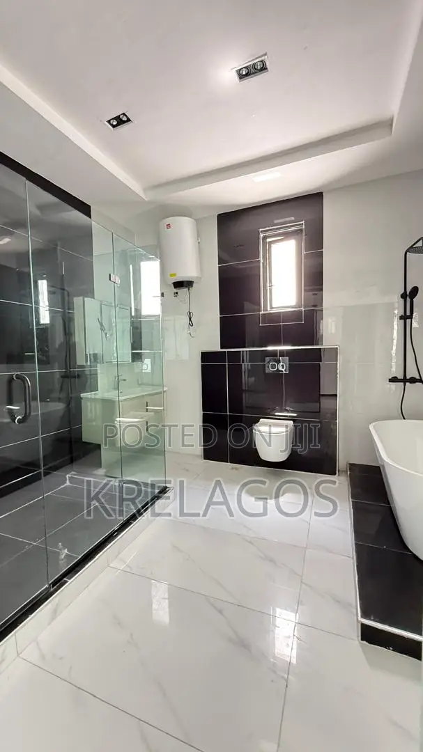 5bdrm Duplex in Sangotedo for sale